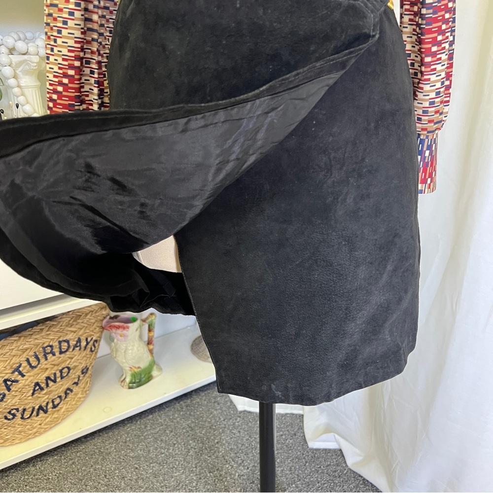 Vintage 90s Erez Levi Black Leather Gold Clasp Mini Skirt - Picture 5 of 12